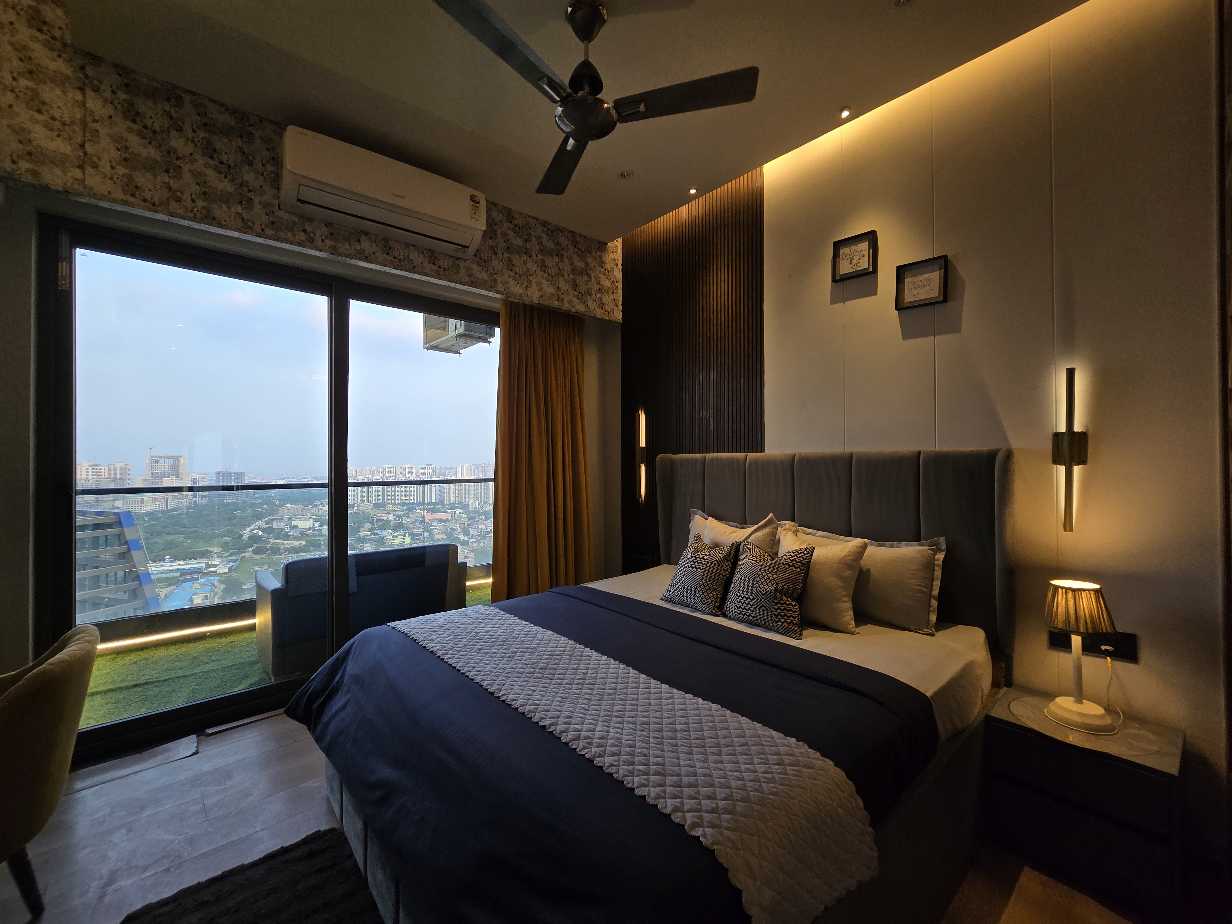Blue Sapphire Suite 2